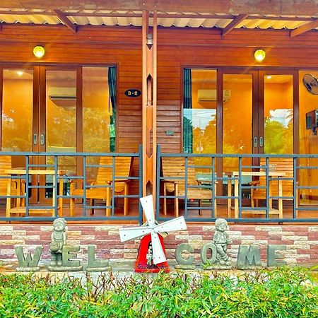 Aow Thai Homestay Ban Hin Dam Exterior foto